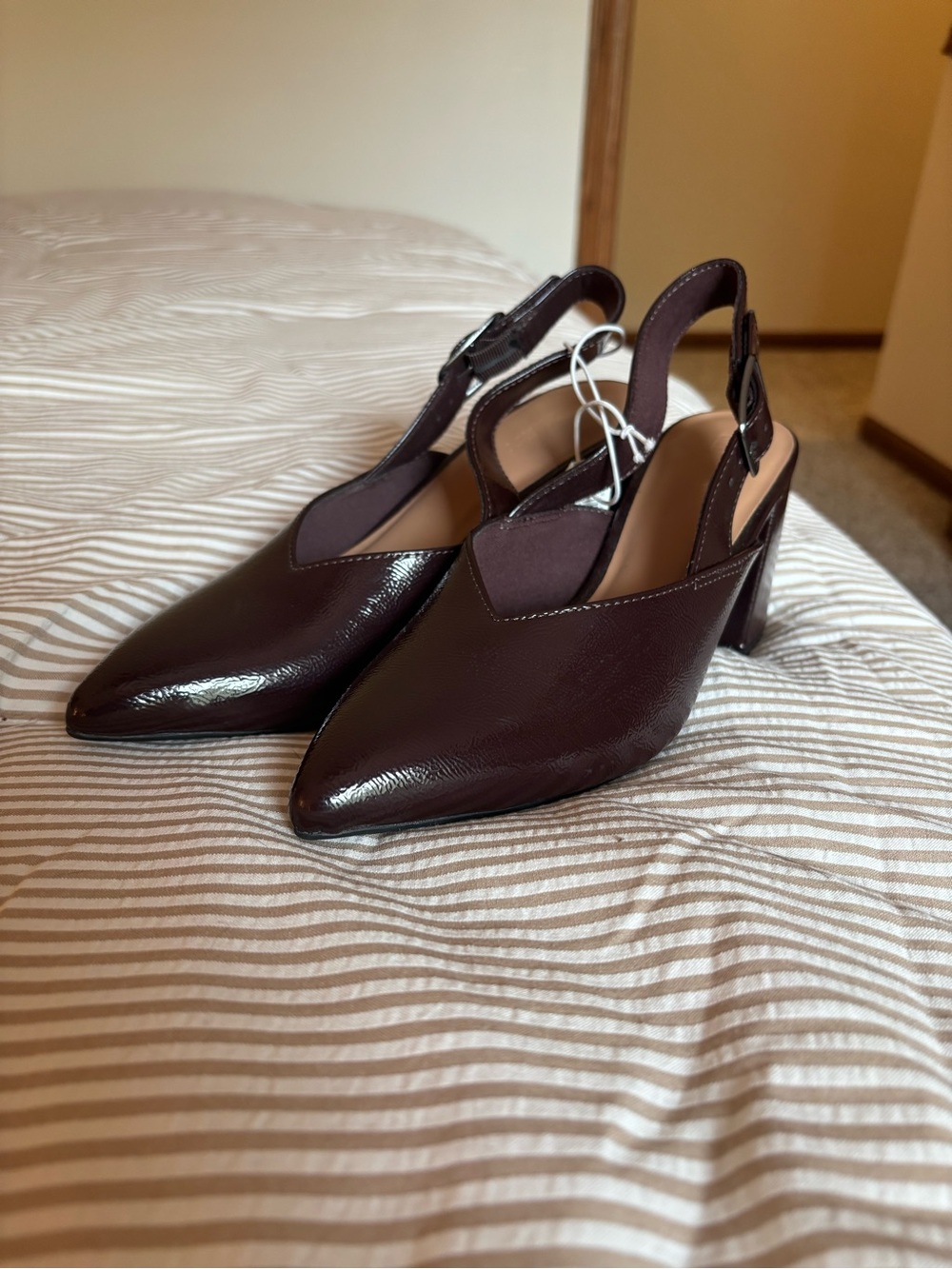 Old Navy Patent Pointed Slingback Heels in Dark Brown